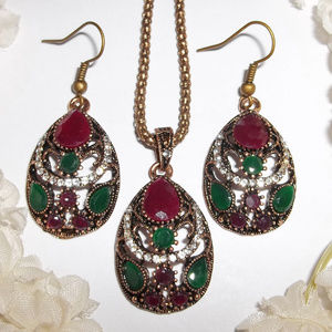 Jewelry Set Earrings & Necklace Matching Pair Red Green Fashion Accessory 4705
